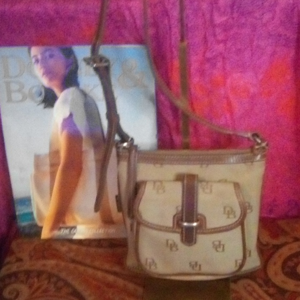 Dooney & Bourke Cream and Tan Crossbody Bag, Vintage, Classic Monogram